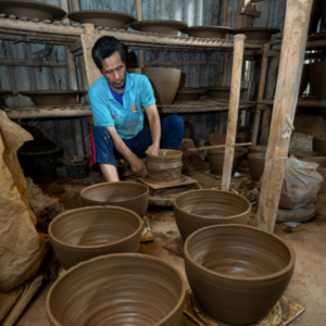 NGHỆ NHÂN LÀM GỐM